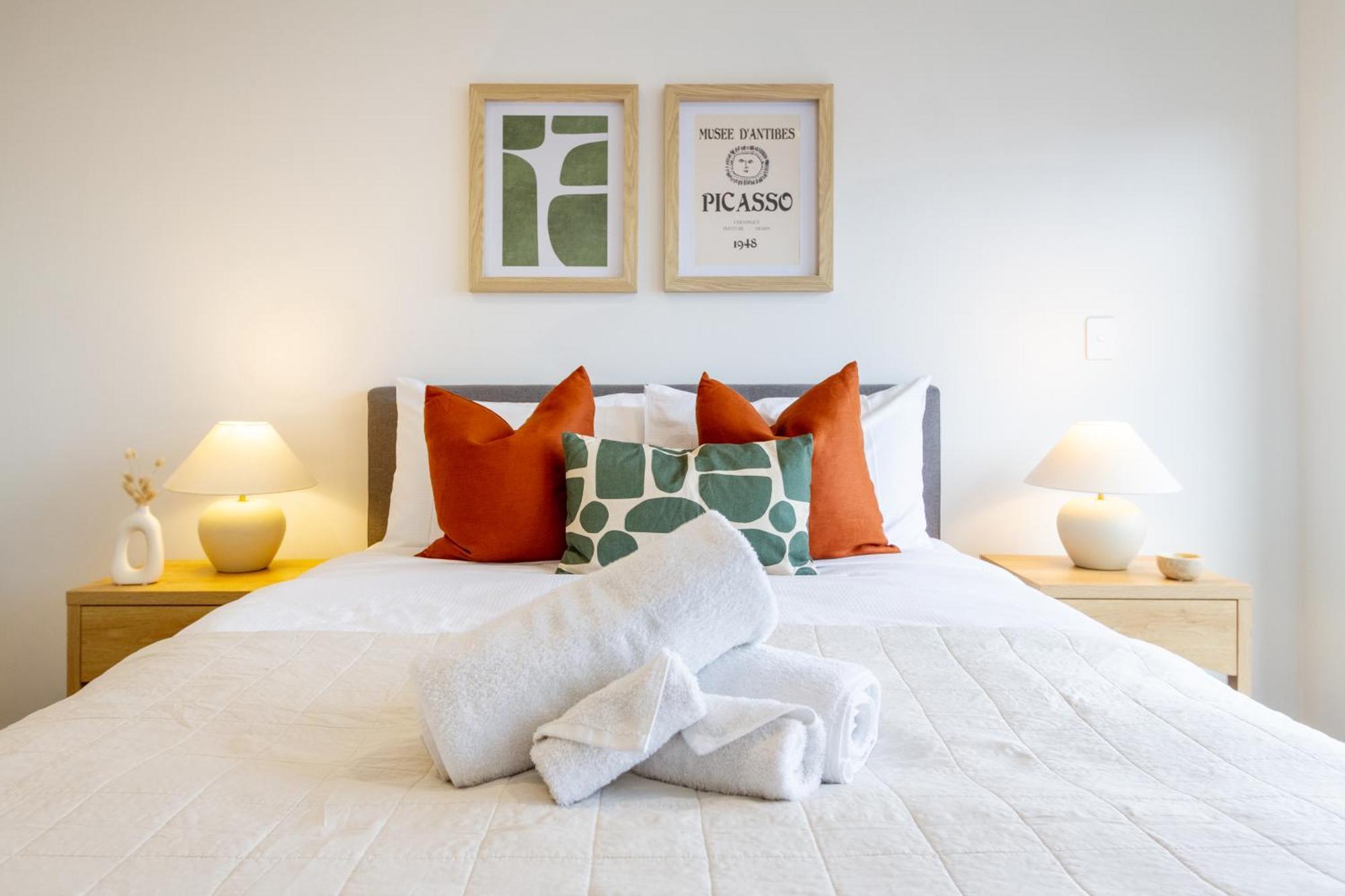2 Bed, 2 Bath W Sofa Bed - Great Cafes Nearby Apartment Крайстчърч Екстериор снимка