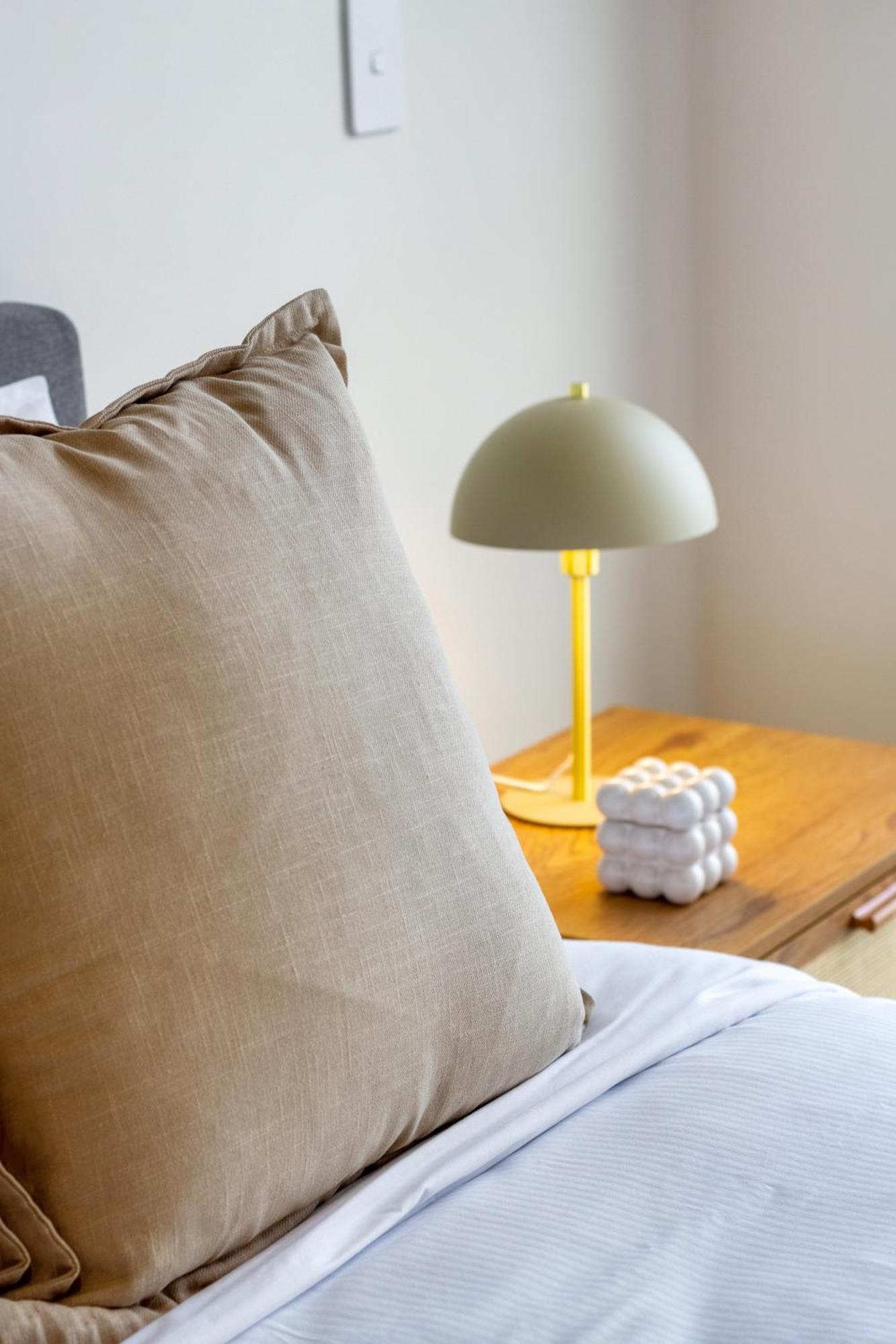 2 Bed, 2 Bath W Sofa Bed - Great Cafes Nearby Apartment Крайстчърч Екстериор снимка