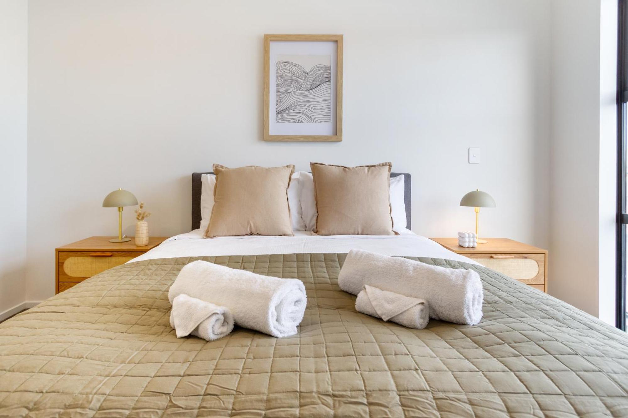 2 Bed, 2 Bath W Sofa Bed - Great Cafes Nearby Apartment Крайстчърч Екстериор снимка